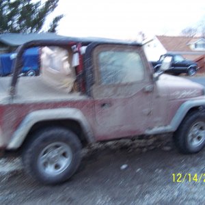 Media 'Getting Muddy' in category 'Medium Sized Jeeps'